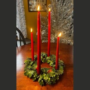 Vintage MCM Plastic Holiday Wreath Garland 4 Taper Brass Candle Holder